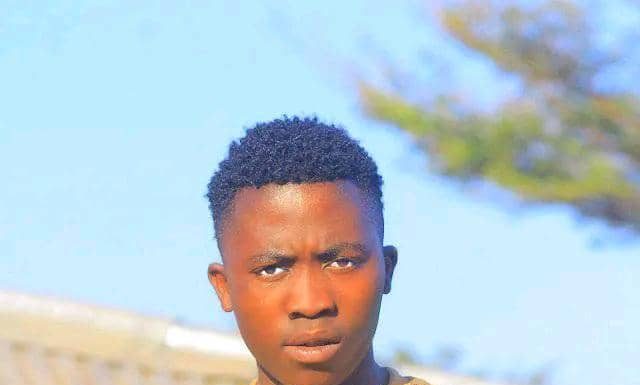 MB Max ft RM OG -Mwayamba Kutivutisa (Prod by RM OG)